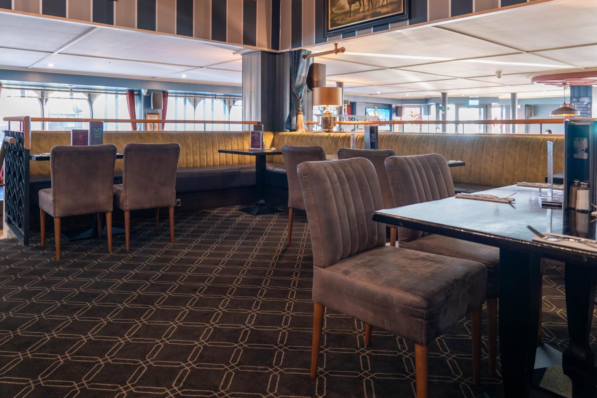 Midlands Park Hotel ポート・レーイシュ エクステリア 写真